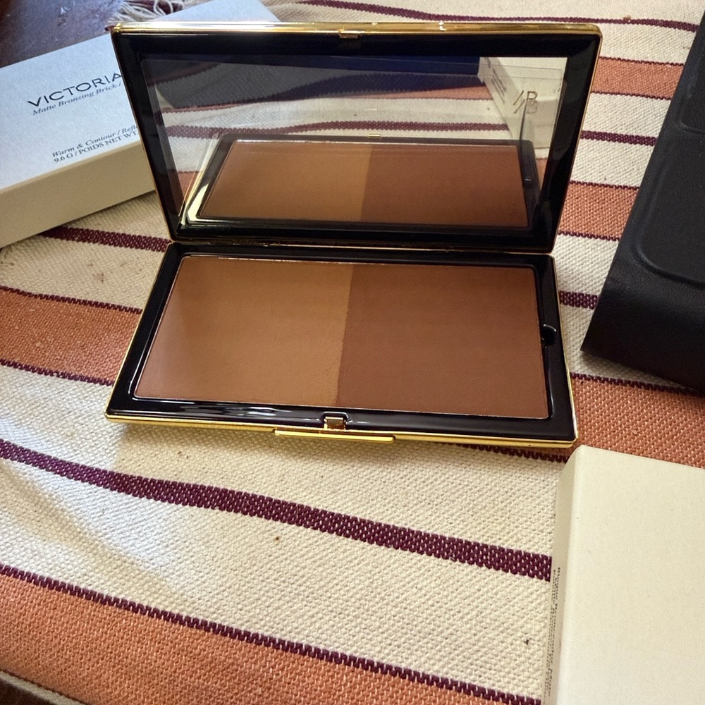 Victoria Beckham Bronzing Brick with Gold Accents - Picture 2 of 4